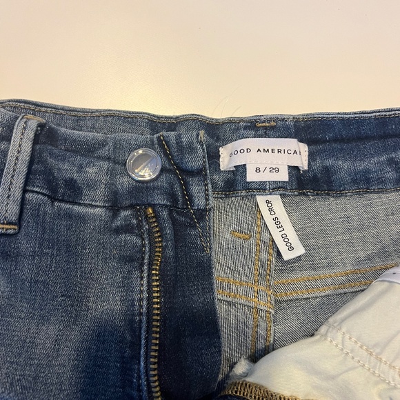 Good American Good Leg Crop Denim Jeans - Picture 3 of 3